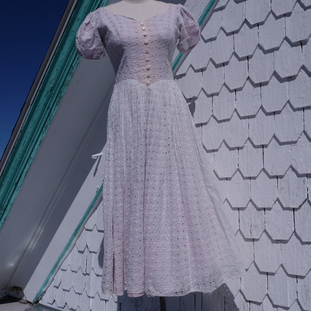 Sweet vintage 50s/60s eyelet‎ lace fit and flare midi dress